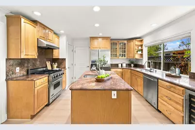 1005 Iris Ave, Sunnyvale, CA 94086 - Photo 12