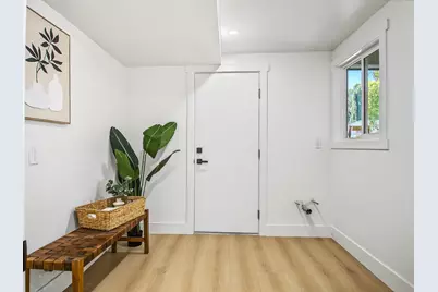 5166 Barron Park Dr, San Jose, CA 95136 - Photo 32