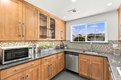 1025 Fulton Ave, Sunnyvale, CA 94089 - Photo 12