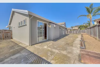 427 Chardonnay Dr, Salinas, CA 93906 - Photo 10