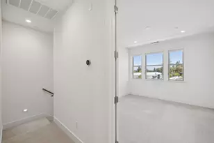 1373 W Middlefield Rd, Mountain View, CA 94043 - Photo 16