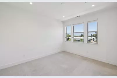 1373 W Middlefield Rd, Mountain View, CA 94043 - Photo 16