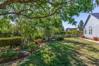 12078 Beauchamps Ln, Saratoga, CA 95070 - Photo 28