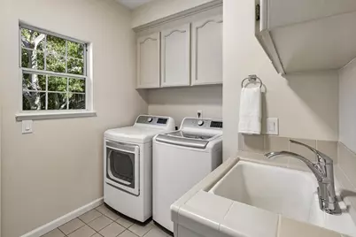 12078 Beauchamps Ln, Saratoga, CA 95070 - Photo 24