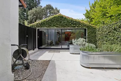 560 Center Dr, Palo Alto, CA 94301 - Photo 58