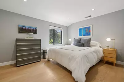 560 Center Dr, Palo Alto, CA 94301 - Photo 38