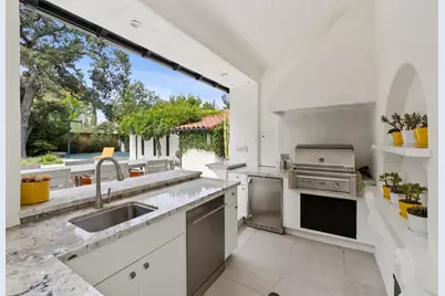 560 Center Dr, Palo Alto, CA 94301 - Photo 48