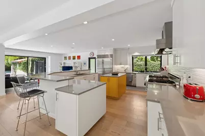 560 Center Dr, Palo Alto, CA 94301 - Photo 14