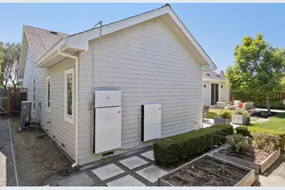 2131 Glenkirk Dr, San Jose, CA 95124 - Photo 52