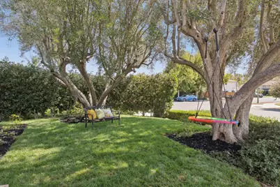 2131 Glenkirk Dr, San Jose, CA 95124 - Photo 46