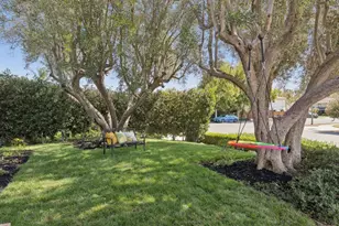 2131 Glenkirk Dr, San Jose, CA 95124 - Photo 46