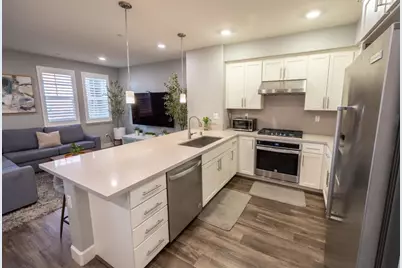 1018 Onofrio Ln 2, San Jose, CA 95131 - Photo 10