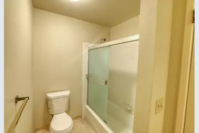 1056 Padre Dr 4, Salinas, CA 93901 - Photo 16