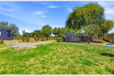 10095 Monterey Rd, Gilroy, CA 95020 - Photo 26