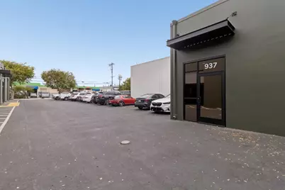 937 Bransten Rd, San Carlos, CA 94070 - Photo 2