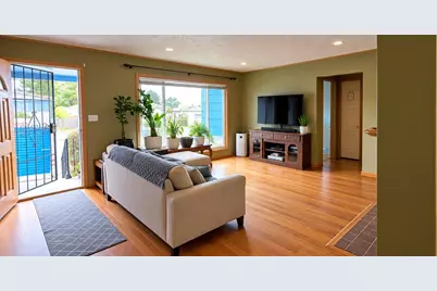 731 Thornhill Dr, Daly City, CA 94015 - Photo 2