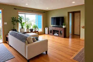 731 Thornhill Dr, Daly City, CA 94015 - Photo 2