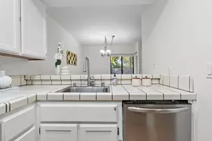 964 La Barbera Dr, San Jose, CA 95126 - Photo 8