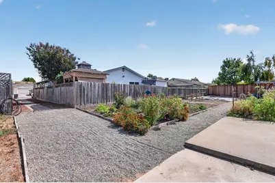 722 Heather Ct, Watsonville, CA 95076 - Photo 6