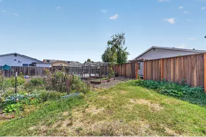 722 Heather Ct, Watsonville, CA 95076 - Photo 8