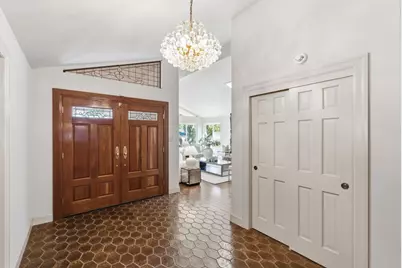 1345 Lakeview Dr, Hillsborough, CA 94010 - Photo 14