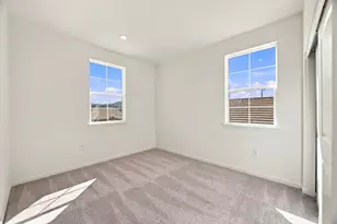 2010 Peony St, Hollister, CA 95023 - Photo 28