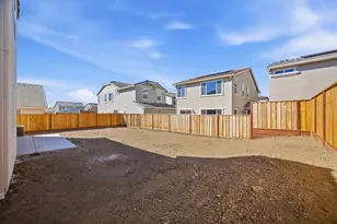 2010 Peony St, Hollister, CA 95023 - Photo 8