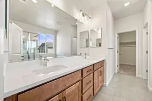 2010 Peony St, Hollister, CA 95023 - Photo 34