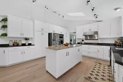 990 Oxford Dr, Los Altos, CA 94024 - Photo 10