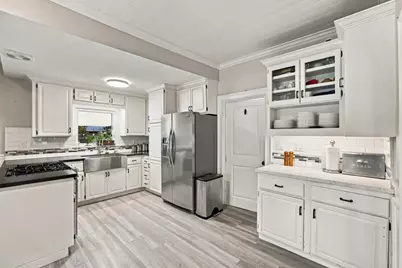 307 E 6th St, Gilroy, CA 95020 - Photo 10