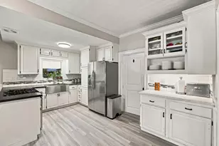 307 E 6th St, Gilroy, CA 95020 - Photo 10