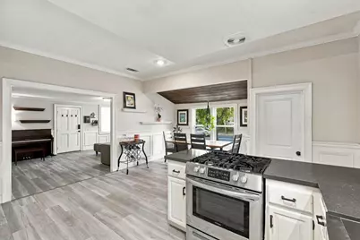 307 E 6th St, Gilroy, CA 95020 - Photo 12
