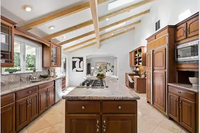 19986 Mallory Ct, Saratoga, CA 95070 - Photo 8