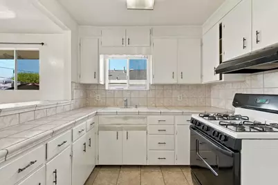 71 Rustic St, Hollister, CA 95023 - Photo 8