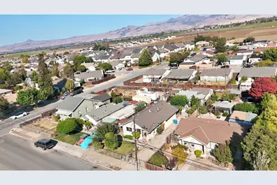 71 Rustic St, Hollister, CA 95023 - Photo 16