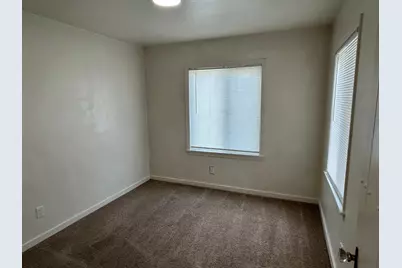 803 W 2nd St, Hollister, CA 95023 - Photo 14