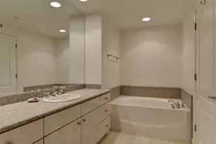 130 E San Fernando St 407, San Jose, CA 95112 - Photo 4