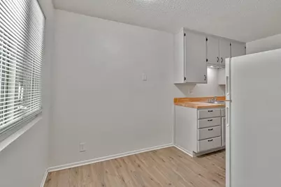 360 N Calaveras St, Fresno, CA 93701 - Photo 10