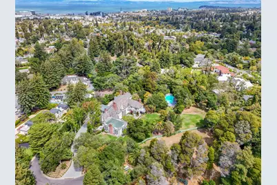 85 Fagan Dr, Hillsborough, CA 94010 - Photo 52