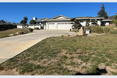 24665 Foothill Dr, Salinas, CA 93908 - Photo 2