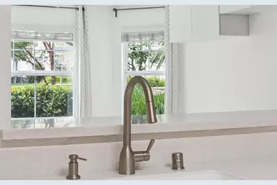 555 10th St 102, Oakland, CA 94607 - Photo 18