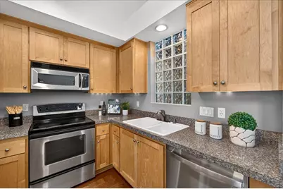800 N 8th St 324, San Jose, CA 95112 - Photo 16