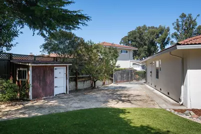 8 Toledo Ct, Burlingame, CA 94010 - Photo 50