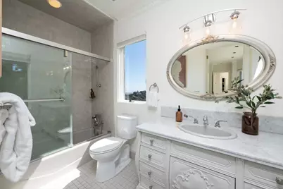 100 Southdown Ct, Hillsborough, CA 94010 - Photo 22