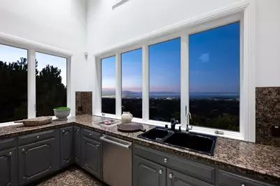 100 Southdown Ct, Hillsborough, CA 94010 - Photo 12