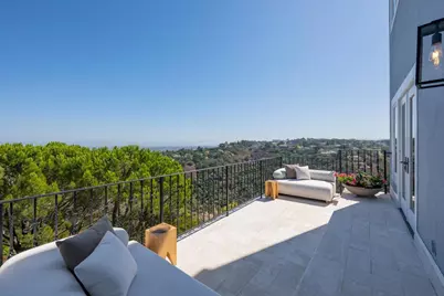 100 Southdown Ct, Hillsborough, CA 94010 - Photo 28