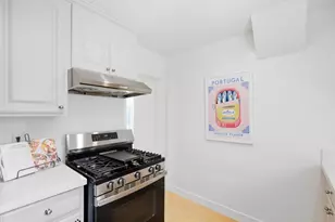 10582 Lonna Ln, Cupertino, CA 95014 - Photo 16