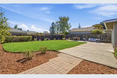 10582 Lonna Ln, Cupertino, CA 95014 - Photo 36