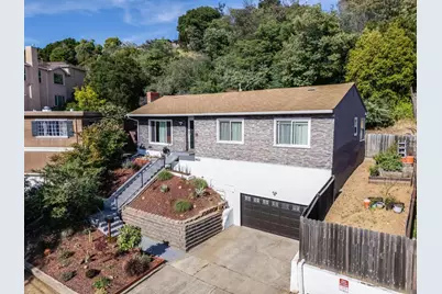 8622 Thermal St, Oakland, CA 94605 - Photo 1