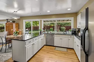 12612 Miller Ave, Saratoga, CA 95070 - Photo 16